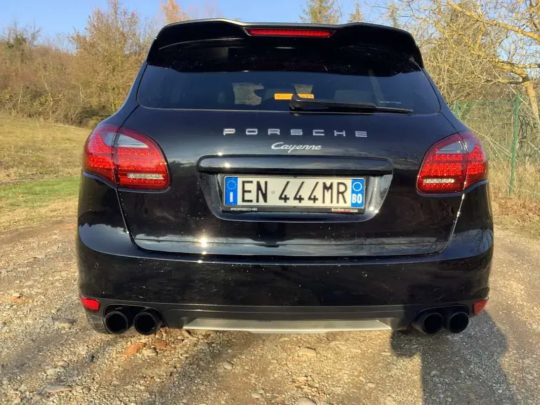 Usata Porsche Cayenne Turbo 241 CV (177 kW) 2011 Nero SUV
