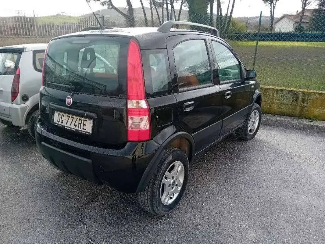 Usata Fiat Panda 4x4 Climbing 69 CV (50 kW) 2007 Nero Utilitaria