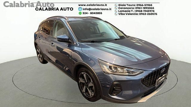 Usata Ford Focus Active 115 CV (84 kW) 2024 Blu scuro SUV