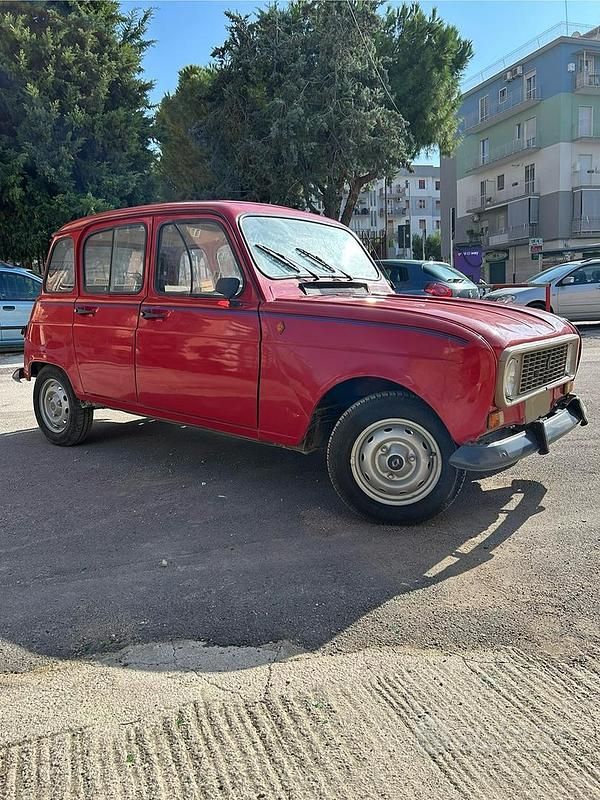 Usata Renault R4 33 CV (24 kW) 1989 Rosso Berlina