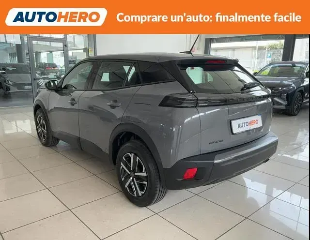 Usata Peugeot 2008 Active 101 CV (74 kW) 2024 Grigio SUV