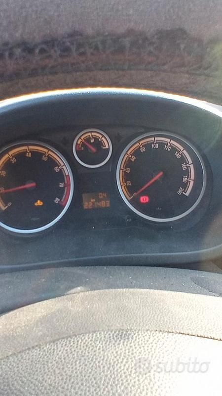 Usata Opel Corsa 85 CV (62 kW) 2014 Grigio Berlina