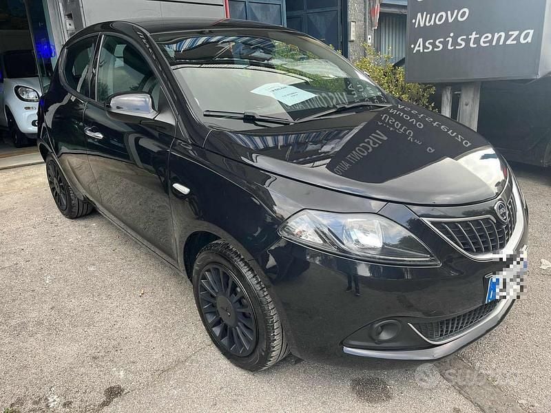 Usata Lancia Ypsilon Silver 70 CV (51 kW) 2022 Vari colori Utilitaria