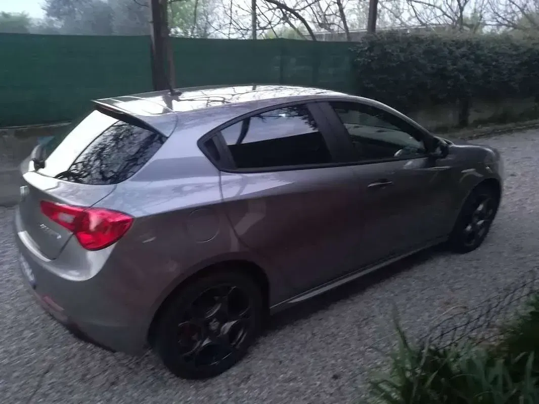 Usata Alfa Romeo Giulietta Super 150 CV (110 kW) 2017 Grigio Utilitaria
