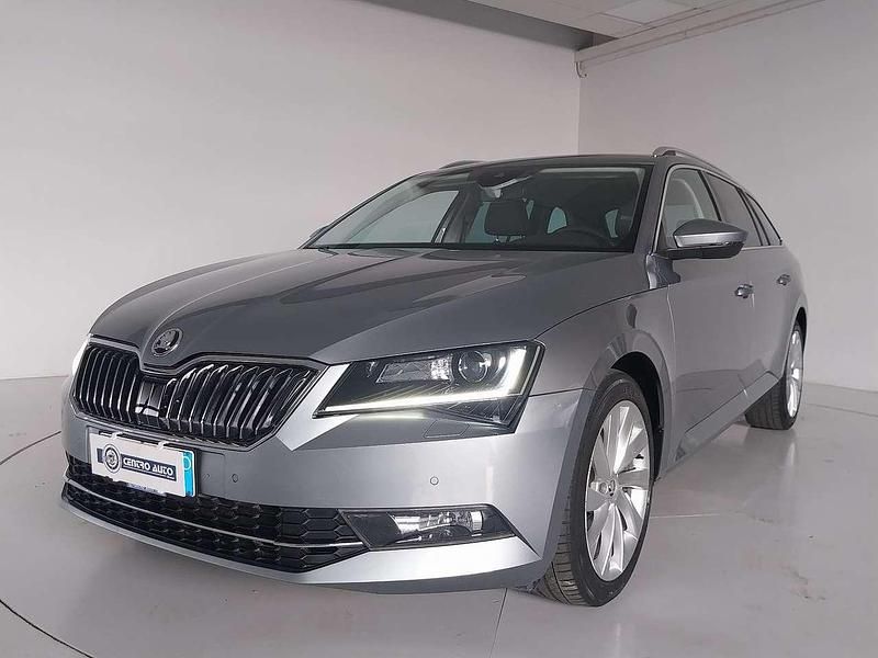Usata Skoda Superb Executive 190 CV (139 kW) 2017 Grigio met. Station wagon