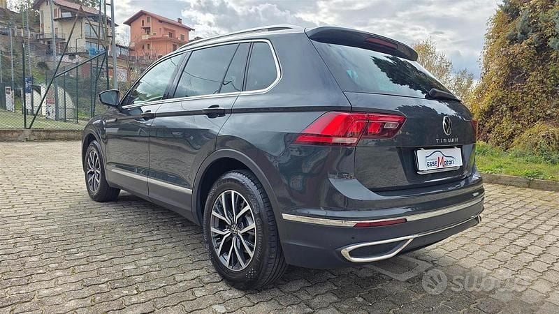 Usata VW Tiguan Elegance 150 CV (110 kW) 2023 Grigio SUV