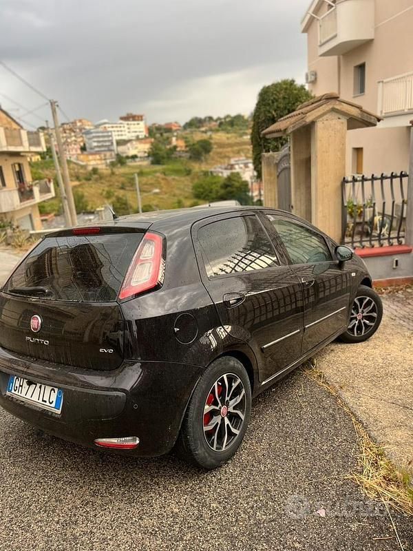Usata Fiat Grande Punto 65 CV (47 kW) 2011 Nero Utilitaria