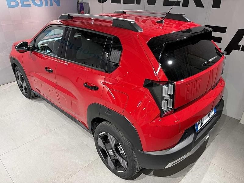 Usata Fiat Grande Panda La Prima 101 CV (74 kW) 2025 Rosso Utilitaria