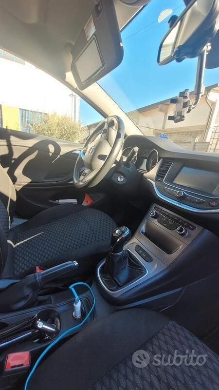 Usata Opel Astra Business 95 CV (69 kW) 2016 Grigio Berlina