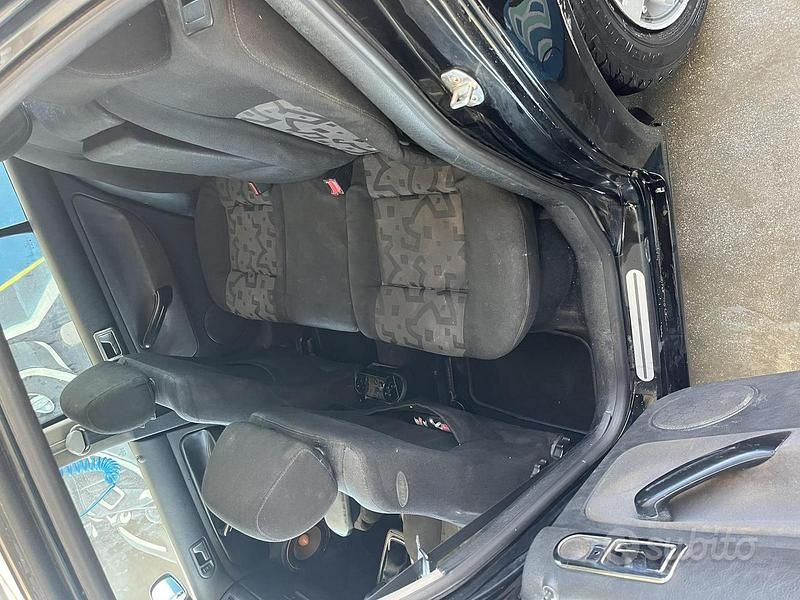 Usata VW Golf IV 90 CV (66 kW) 2002 Nero Berlina