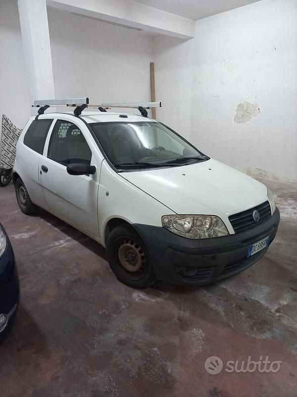 Bianco Usata 2006 Fiat Punto Furgone | 3500 € (Molto cara) - Immagine 1/4