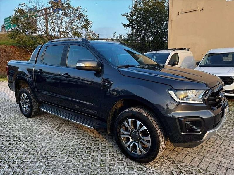 Grigio metallizzato Usata 2023 Ford Ranger Wildtrack Pick-up | 39.900 € (Cara) - Immagine 1/4