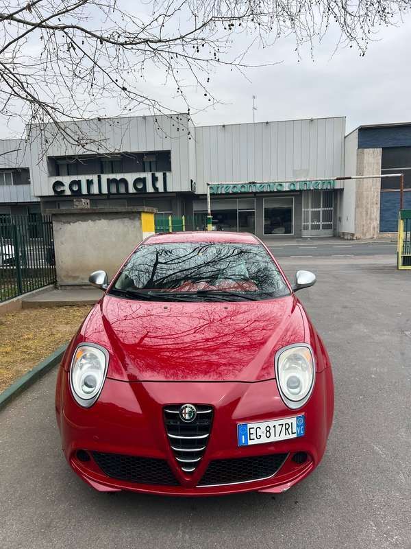 Rosso Usata 2011 Alfa Romeo MiTo Distinctive Utilitaria | 5000 € (Buon prezzo) - Immagine 1/4