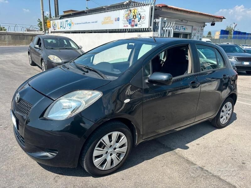 Usata Toyota Yaris 87 CV (63 kW) 2006 Nero Berlina