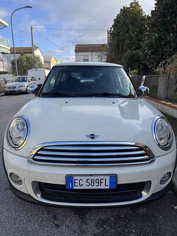 Usata Mini ONE 75 CV (55 kW) 2011 Utilitaria