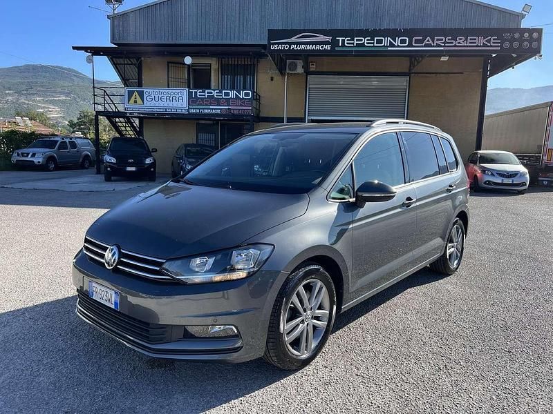 Grigio Usata 2018 VW Touran Highline Monovolume | 14.490 € (Buon prezzo) - Immagine 1/4