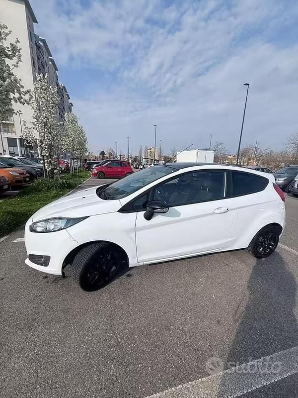 Occasion Ford Fiesta 75 ch (55 kW) 2016 Blanc Berline