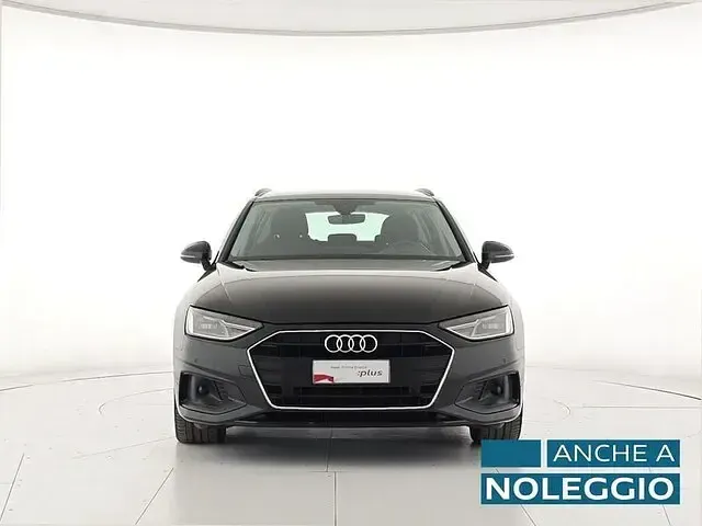Usata Audi A4 Business 136 CV (100 kW) 2023 Nero mythos metallizzato Station wagon
