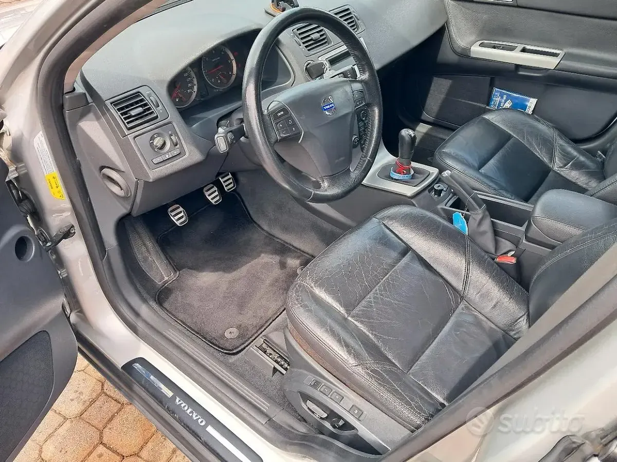 Usata Volvo V50 Summum 136 CV (100 kW) 2006 Grigio Station wagon