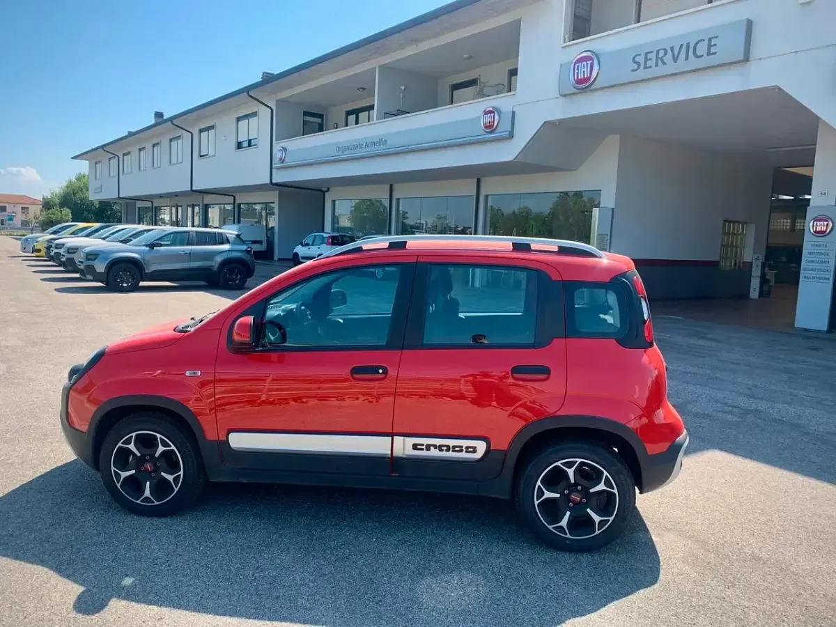 Usata Fiat Panda Cross Cross 69 CV (50 kW) 2022 Rosso Utilitaria