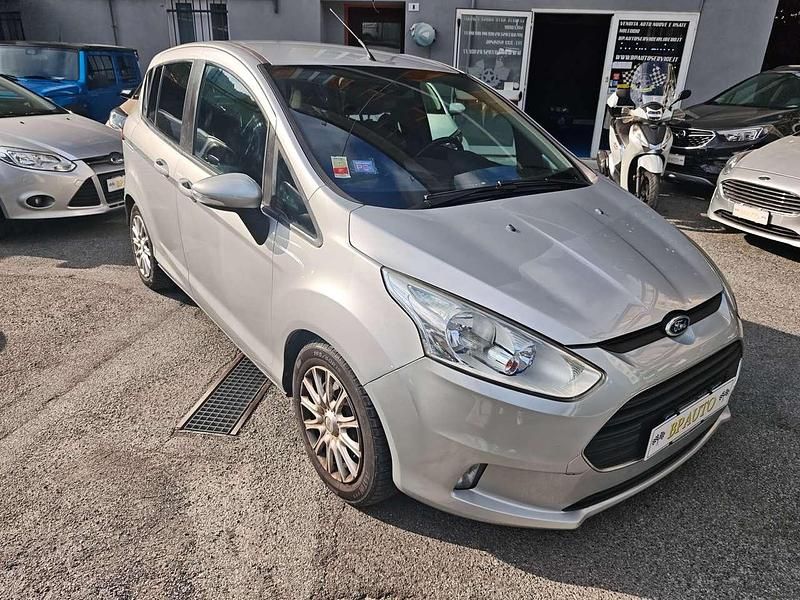 Usado Ford B-MAX 95 CV (69 kW) 2013 Plateado Monovolumen