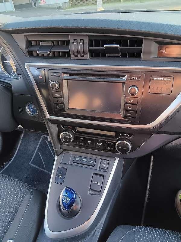 Usata Toyota Auris Hybrid Active 99 CV (72 kW) 2014 Berlina