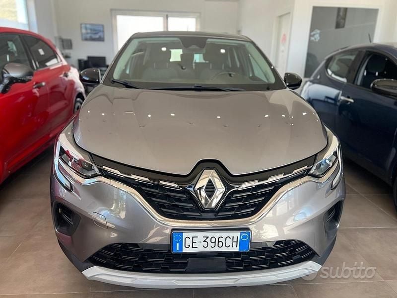 Usata Renault Captur Life 95 CV (69 kW) 2021 Grigio SUV