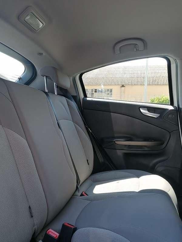 Usata 2014 Alfa Romeo Giulietta Distinctive Due volumi | 7500 € (Super prezzo) - Immagine 1/4