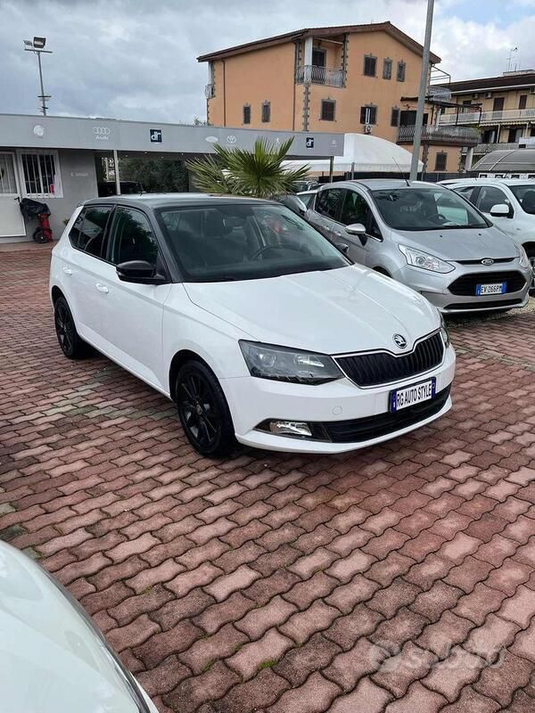 Usata Skoda Fabia Design Edition 75 CV (55 kW) 2016 Bianco pastello Utilitaria