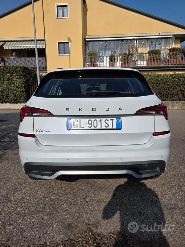 Usata Skoda Kamiq Ambition 110 CV (80 kW) 2022 Bianco SUV