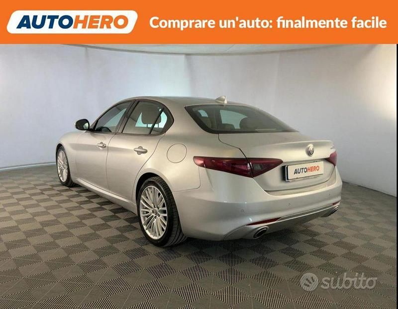 Usata Alfa Romeo Giulia 180 CV (132 kW) 2018 Grigio Berlina