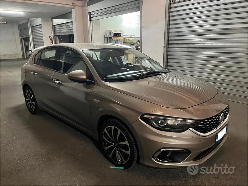 Usata 2018 Fiat Tipo Lounge Monovolume | 12.500 € (Molto cara) - Immagine 1/4