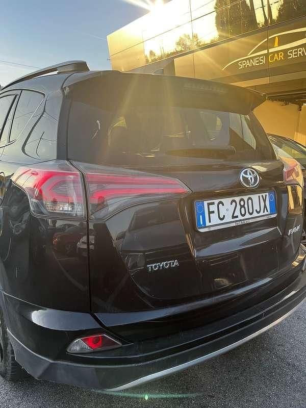 Nero Usata 2016 Toyota RAV4 Style SUV | 12.000 € (Buon prezzo) - Immagine 1/4