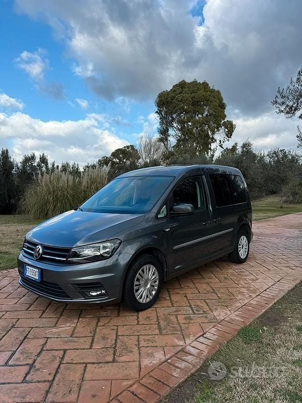 Usata VW Caddy 2019 Grigio Monovolume