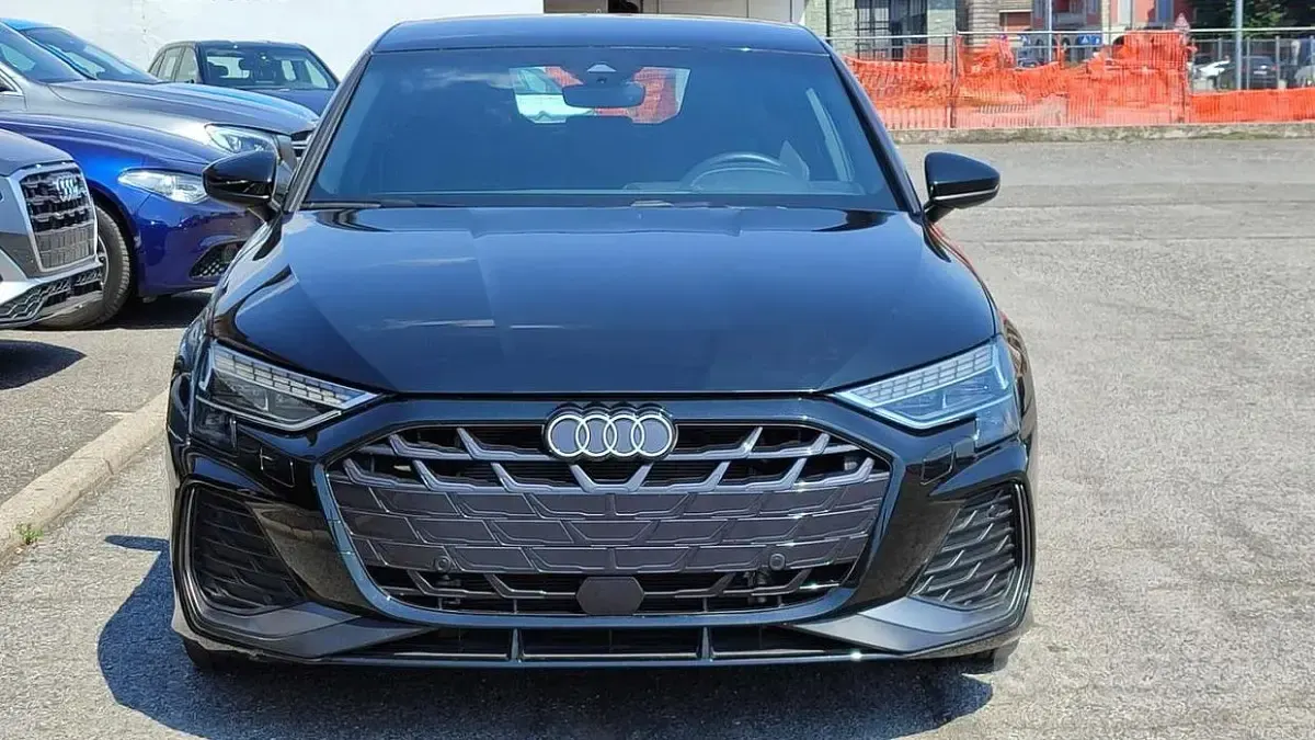 Usata Audi A3 S-Line 204 CV (150 kW) 2025 Nero mythos metalizzato Berlina