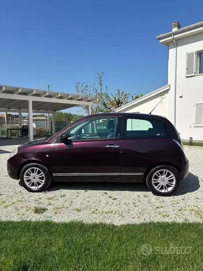 Usata Lancia Ypsilon 75 CV (55 kW) 2010 Utilitaria