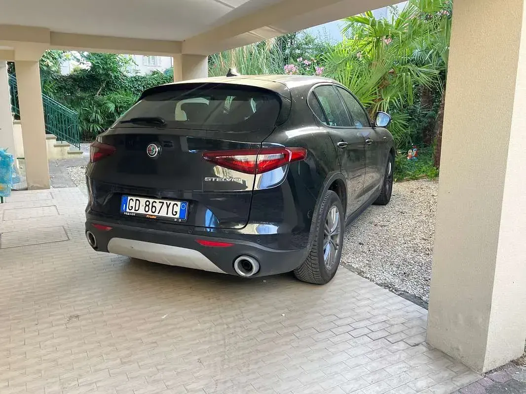 Usata Alfa Romeo Stelvio Super 160 CV (117 kW) 2020 Nero SUV