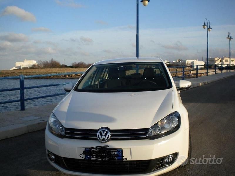 Usata VW Golf VI 102 CV (75 kW) 2012 Bianco Utilitaria