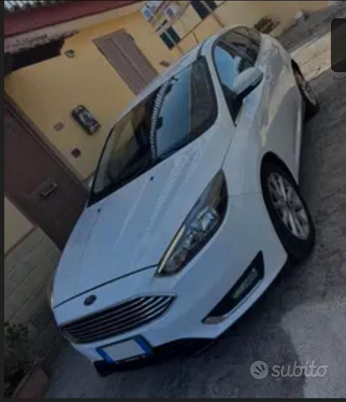 Usata Ford Focus 120 CV (88 kW) 2017 Bianco Station wagon