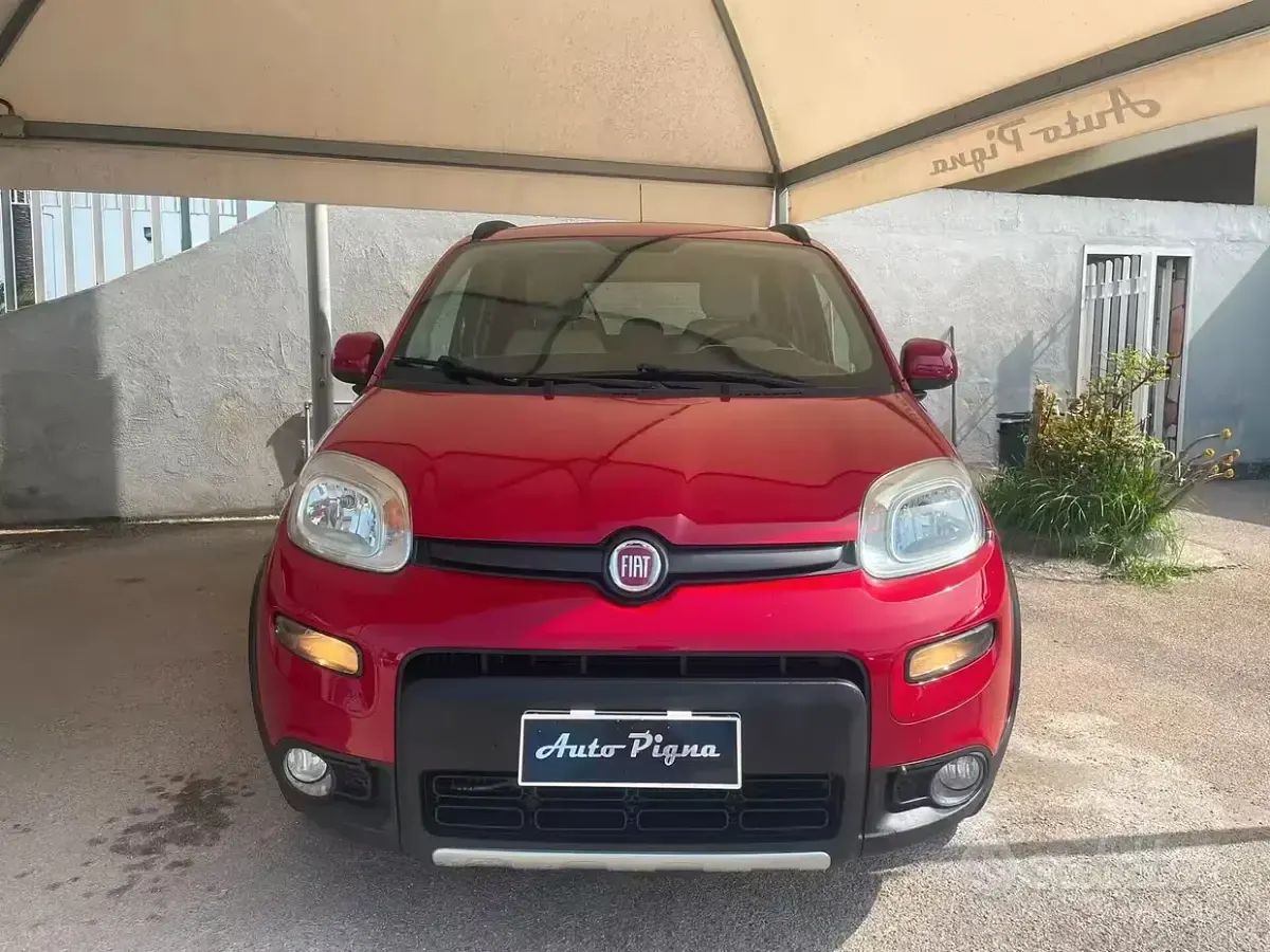 Usata Fiat Panda 4x4 Lounge 85 CV (62 kW) 2014 Rosso Utilitaria