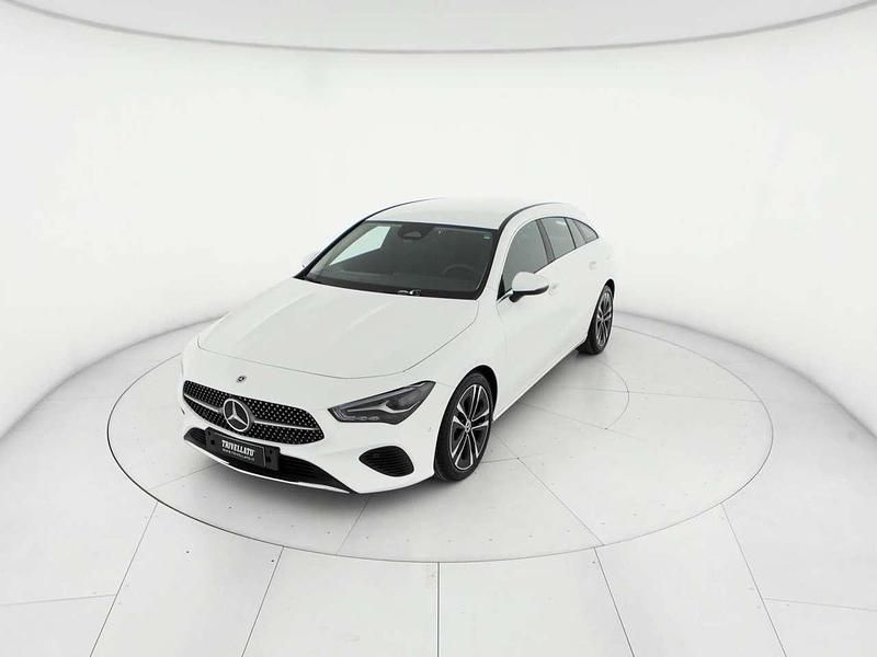 Bianco Usata 2024 Mercedes CLA180 Shooting Brake Advanced Station wagon | 31.200 € (Buon prezzo) - Immagine 1/4