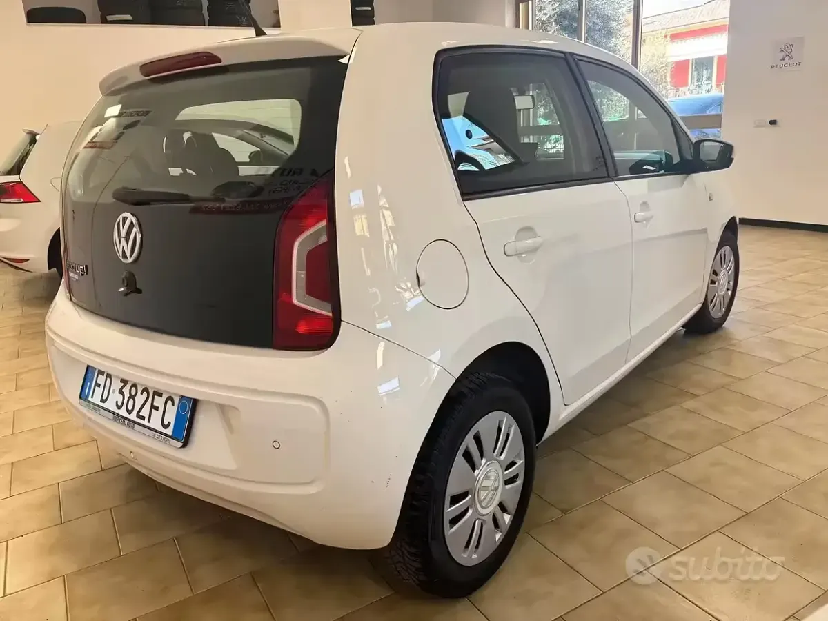 Begagnad VW up! 68 HK (50 kW) 2016 Vit Halvkombi