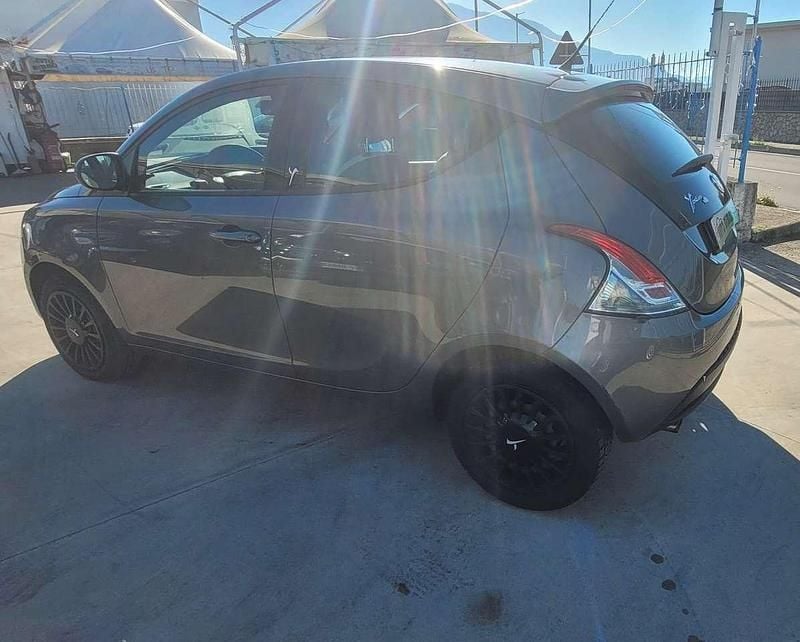 Usata Lancia Ypsilon S 95 CV (69 kW) 2015 Grigio Utilitaria