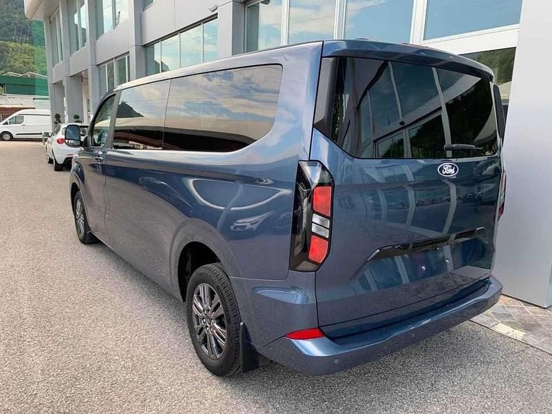 Usata Ford Tourneo Custom Titanium 136 CV (100 kW) 2024 Blu metallizzato Furgone