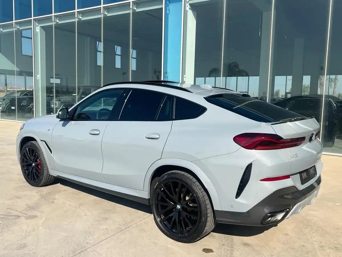 Usata BMW X6 M Sport 297 CV (218 kW) 2025 Argento SUV