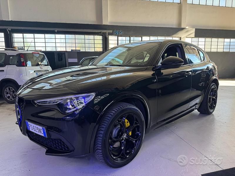 Usata Alfa Romeo Stelvio Quadrifoglio 280 CV (205 kW) 2017 Nero SUV