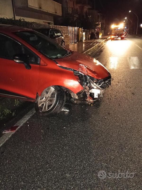 Usata Renault Clio IV 75 CV (55 kW) 2012 Rosso Berlina