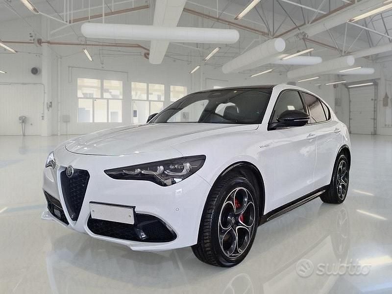 Usata Alfa Romeo Stelvio Veloce 210 CV (154 kW) 2024 Bianco SUV