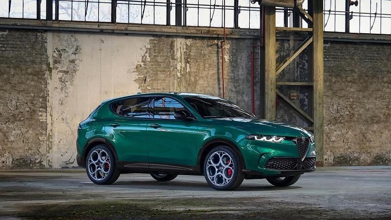 Nuova Alfa Romeo Tonale Veloce 160 CV (117 kW) 2025 Verde montreal SUV