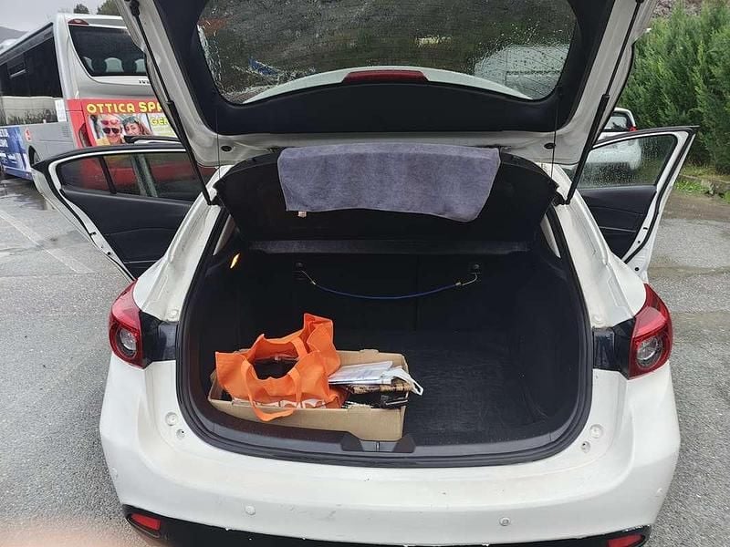 Usata Mazda 3 Exceed 150 CV (110 kW) 2015 Bianco Berlina